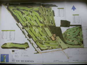 10 - 1985 - Golfbaan RvN met Champion Course, Derde Baan en Golvend Land.